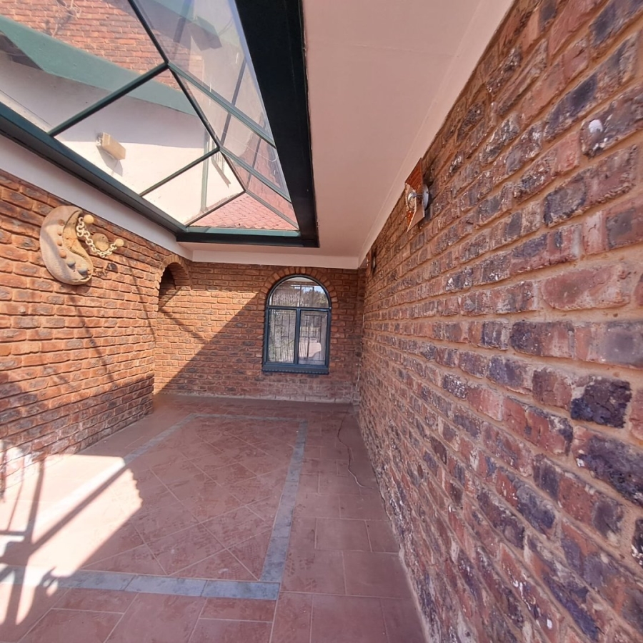 4 Bedroom Property for Sale in Karenpark Gauteng