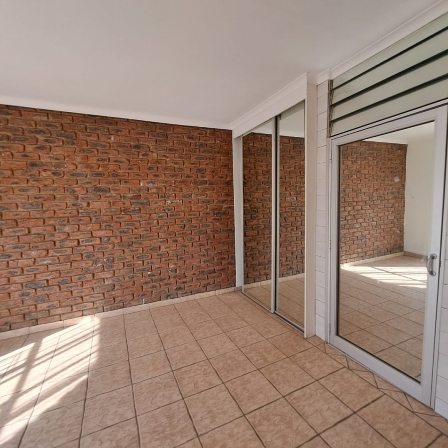 4 Bedroom Property for Sale in Karenpark Gauteng