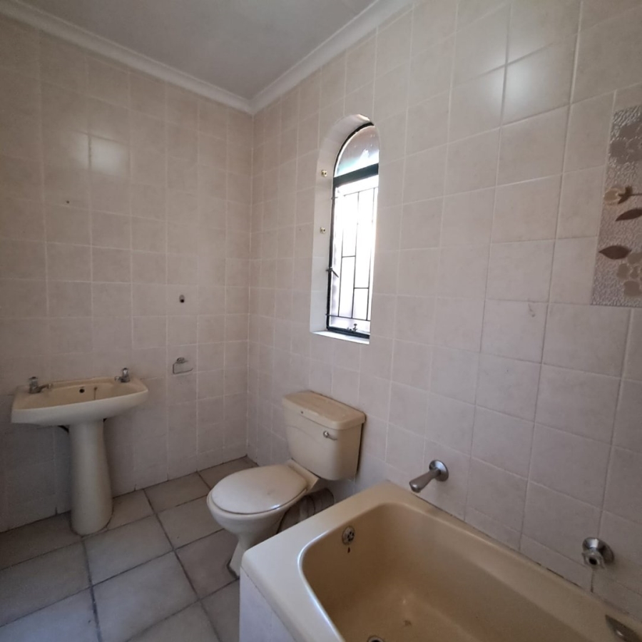 4 Bedroom Property for Sale in Karenpark Gauteng