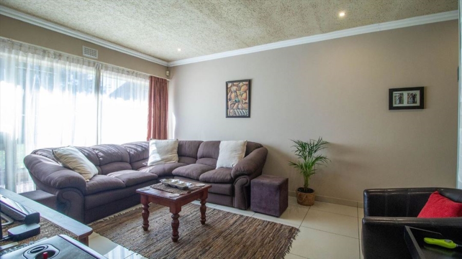 4 Bedroom Property for Sale in Van Riebeeck Park Gauteng
