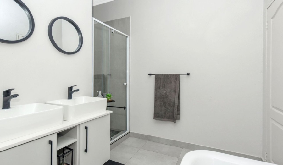 To Let 2 Bedroom Property for Rent in Bryanston Gauteng