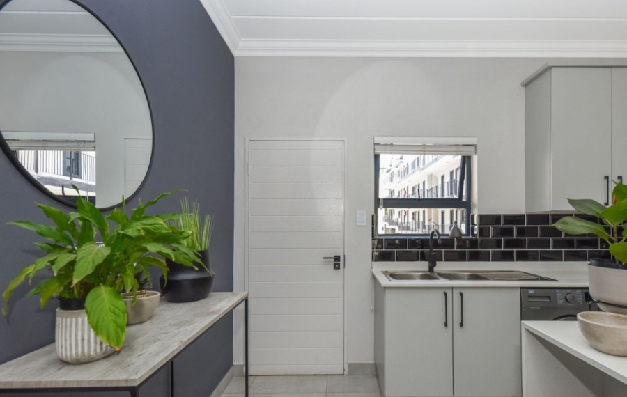 To Let 2 Bedroom Property for Rent in Bryanston Gauteng
