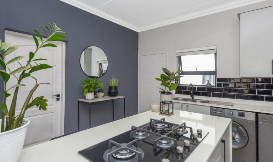To Let 2 Bedroom Property for Rent in Bryanston Gauteng