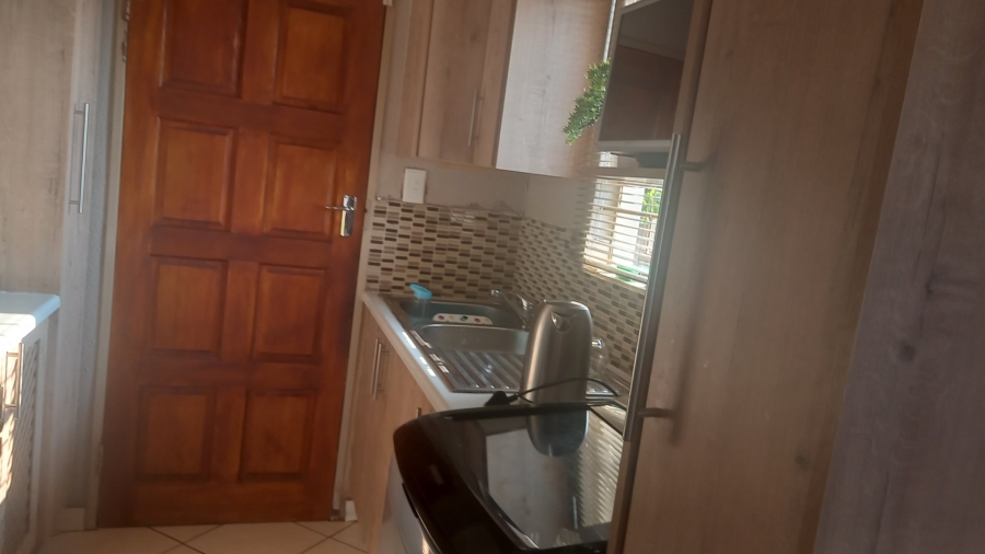 3 Bedroom Property for Sale in Rosslyn Gauteng