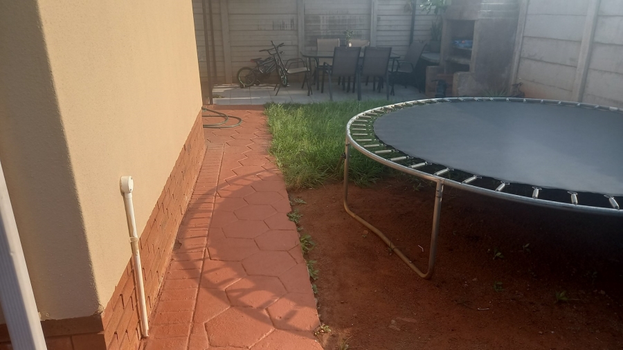 3 Bedroom Property for Sale in Rosslyn Gauteng