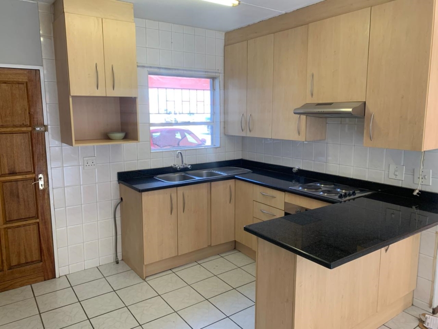 2 Bedroom Property for Sale in New Redruth Gauteng