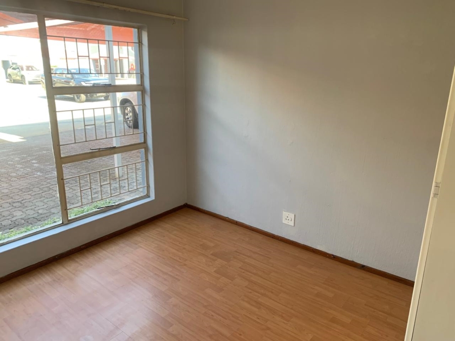 2 Bedroom Property for Sale in New Redruth Gauteng