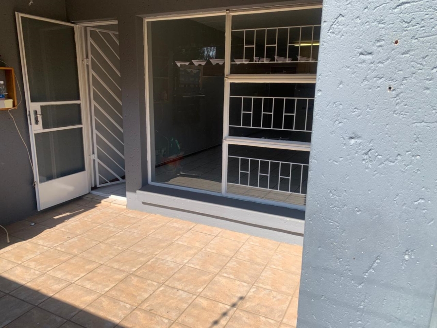 2 Bedroom Property for Sale in New Redruth Gauteng