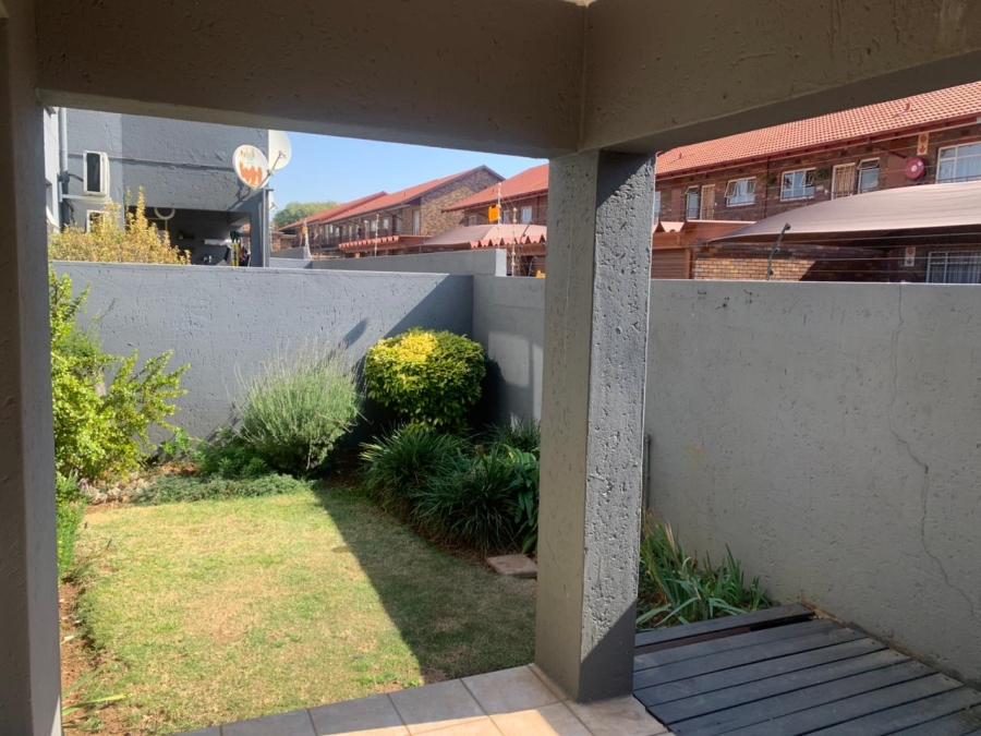 2 Bedroom Property for Sale in New Redruth Gauteng