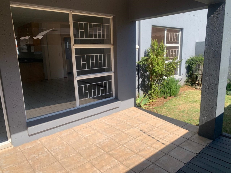 2 Bedroom Property for Sale in New Redruth Gauteng