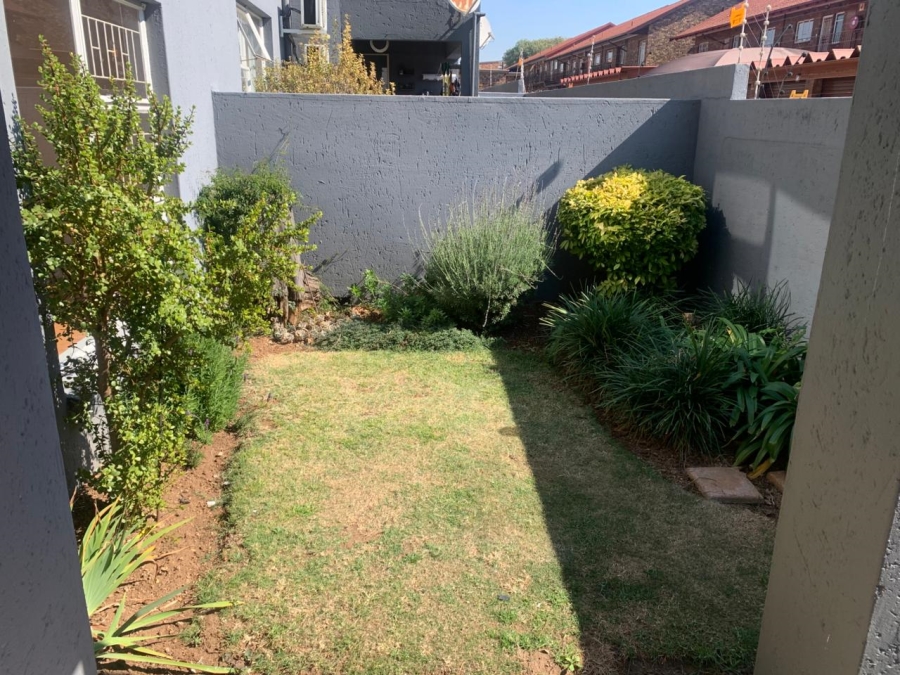 2 Bedroom Property for Sale in New Redruth Gauteng