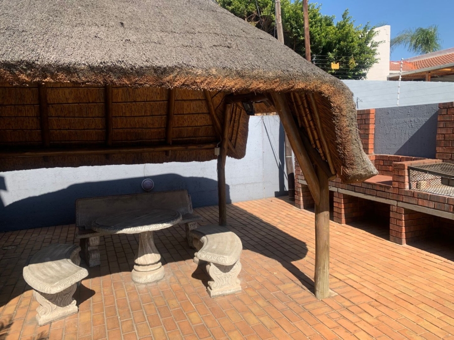 2 Bedroom Property for Sale in New Redruth Gauteng