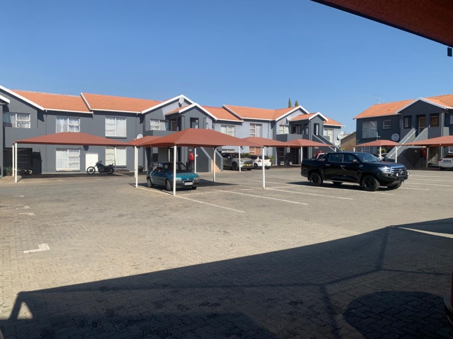 2 Bedroom Property for Sale in New Redruth Gauteng