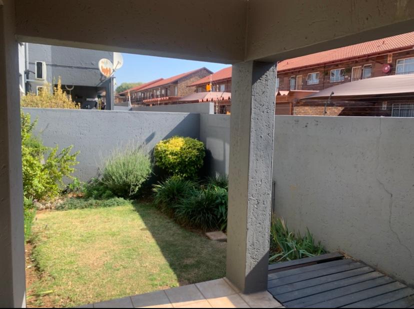 2 Bedroom Property for Sale in New Redruth Gauteng
