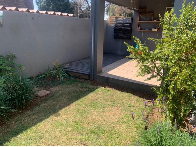 2 Bedroom Property for Sale in New Redruth Gauteng