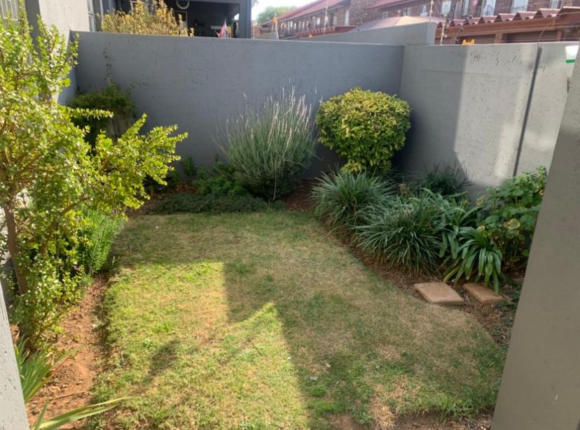 2 Bedroom Property for Sale in New Redruth Gauteng