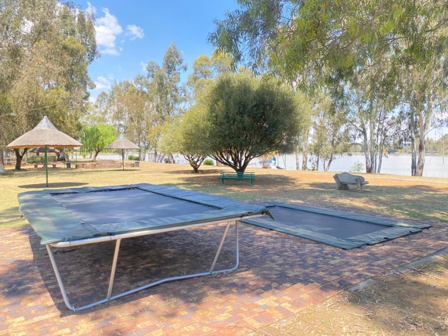 2 Bedroom Property for Sale in Vaal Marina Gauteng