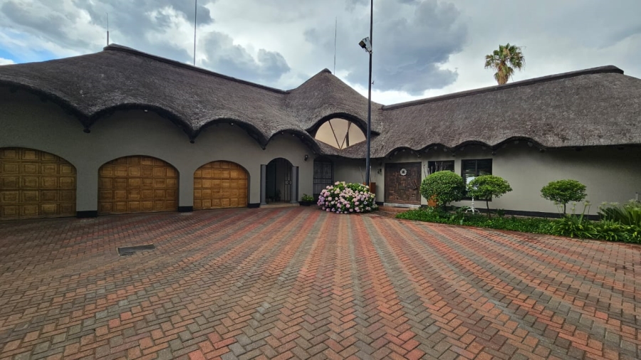 4 Bedroom Property for Sale in Vanderbijlpark SW 5 Gauteng