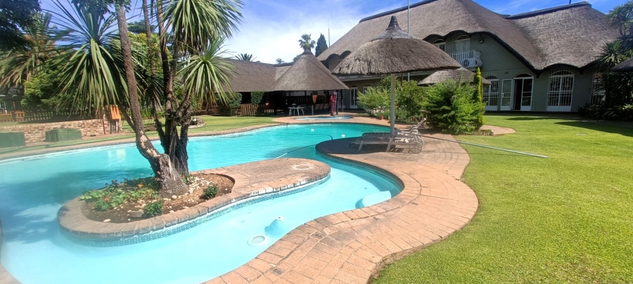 4 Bedroom Property for Sale in Vanderbijlpark SW 5 Gauteng