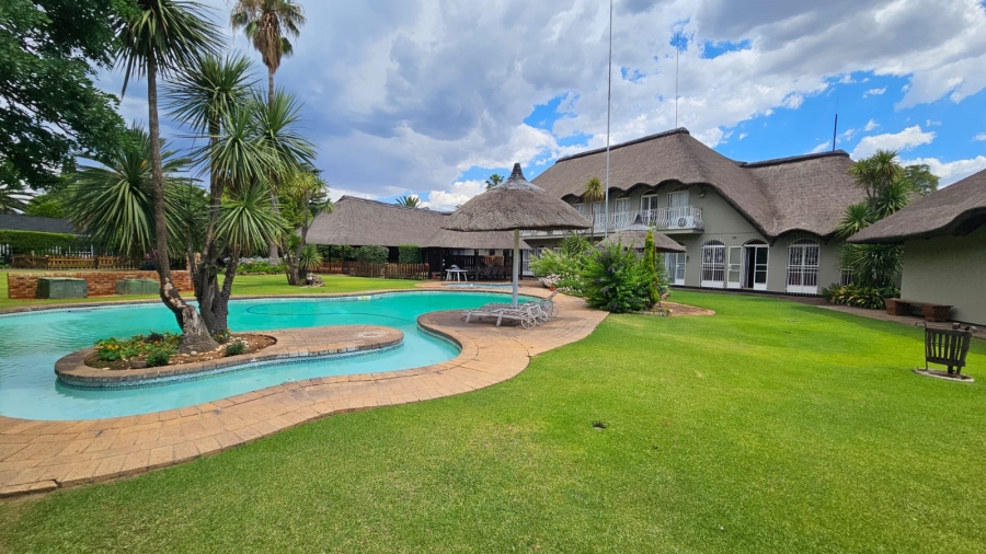 4 Bedroom Property for Sale in Vanderbijlpark SW 5 Gauteng