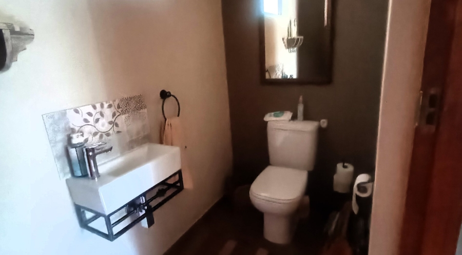 4 Bedroom Property for Sale in Vanderbijlpark SW 5 Gauteng