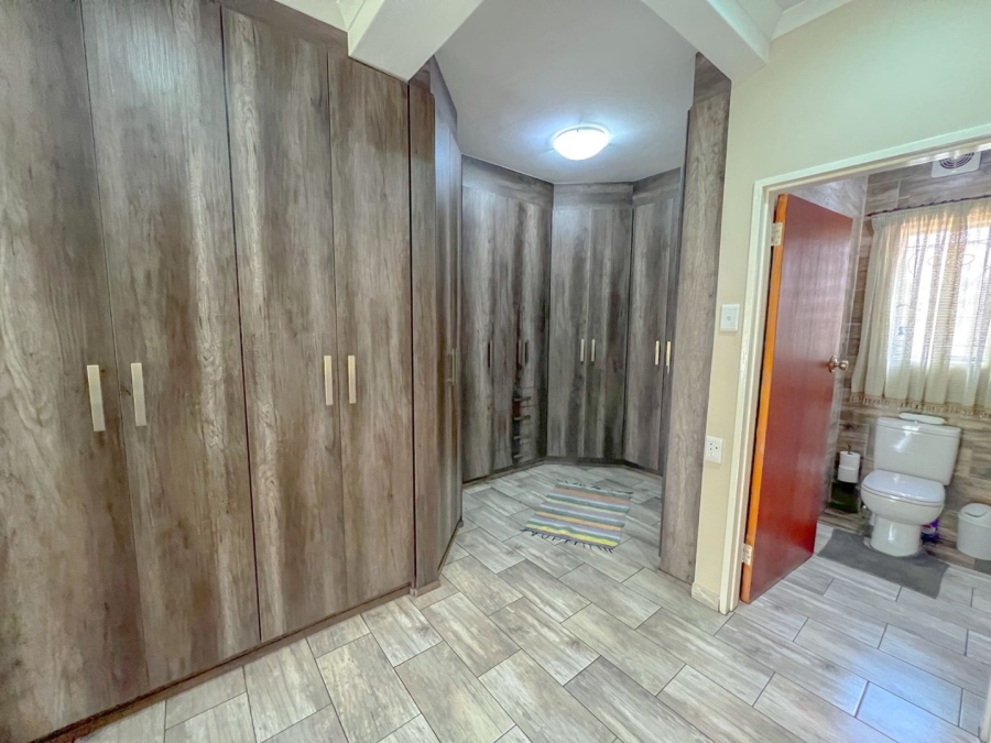 4 Bedroom Property for Sale in Vanderbijlpark SW 5 Gauteng