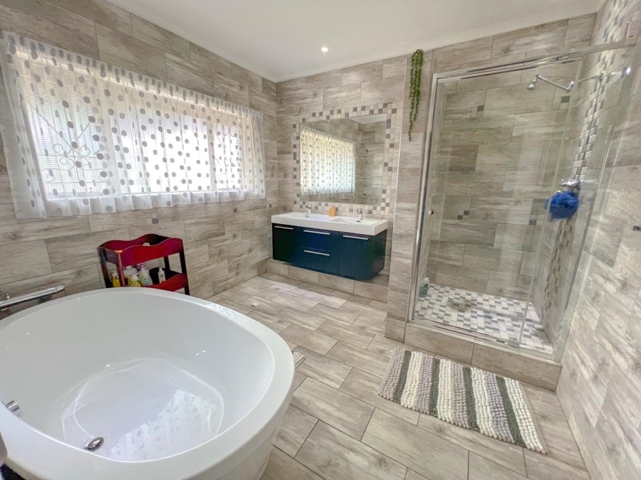 4 Bedroom Property for Sale in Vanderbijlpark SW 5 Gauteng