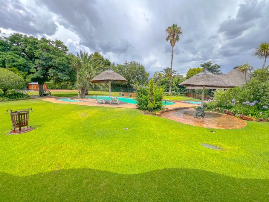 4 Bedroom Property for Sale in Vanderbijlpark SW 5 Gauteng