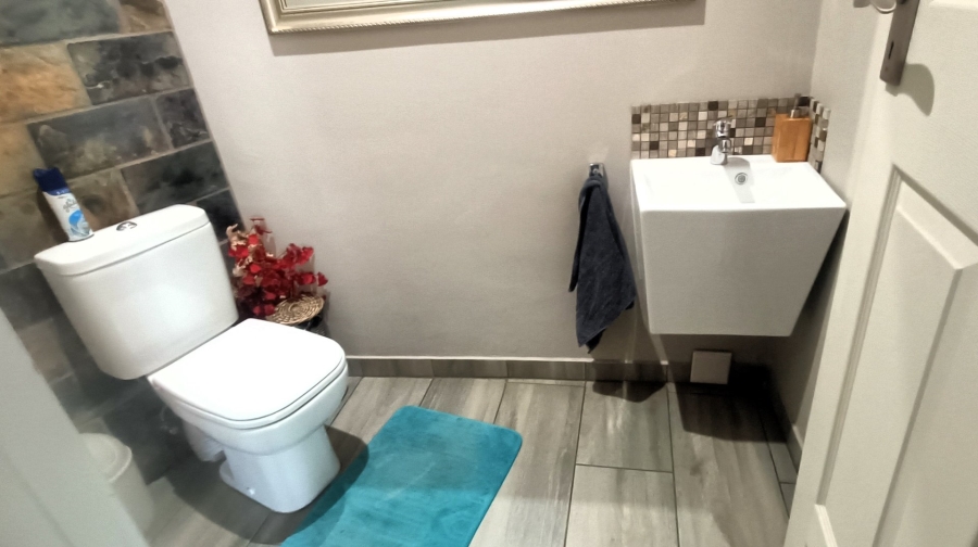4 Bedroom Property for Sale in Vanderbijlpark SW 5 Gauteng