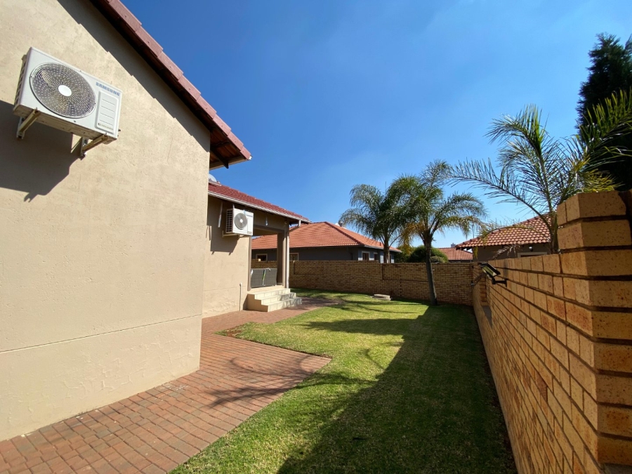 3 Bedroom Property for Sale in Monavoni Gauteng