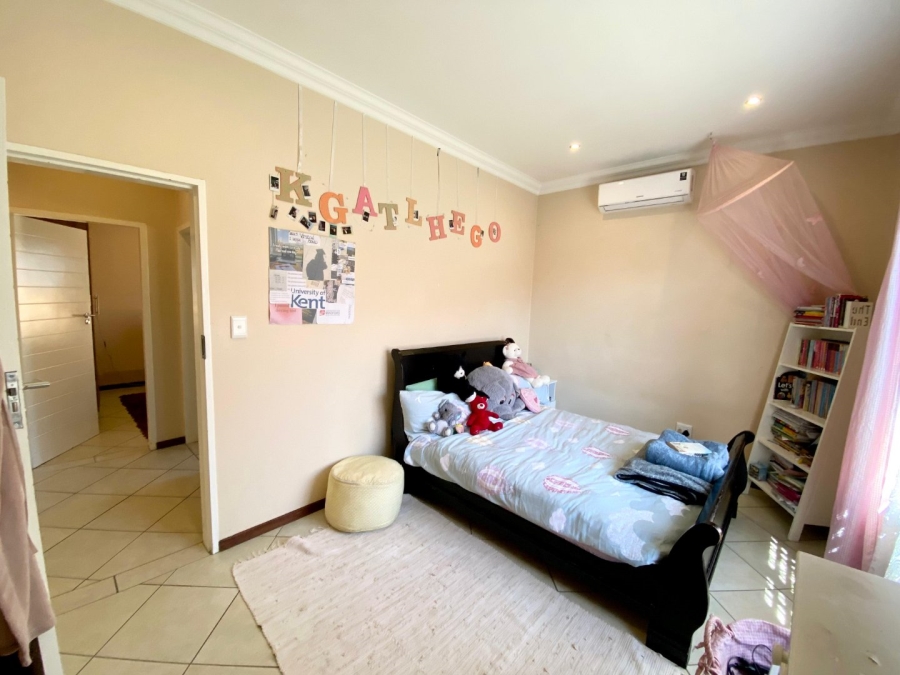 3 Bedroom Property for Sale in Monavoni Gauteng