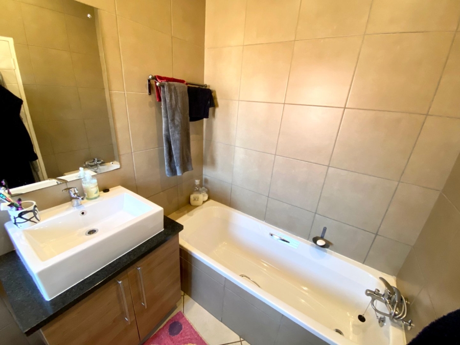 3 Bedroom Property for Sale in Monavoni Gauteng