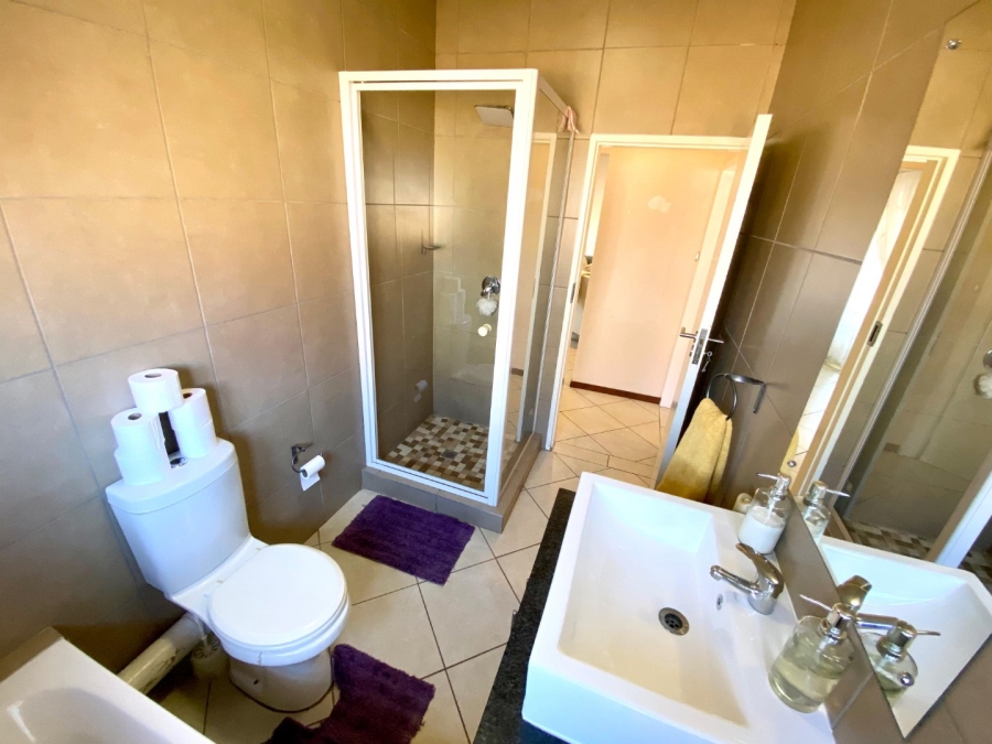 3 Bedroom Property for Sale in Monavoni Gauteng