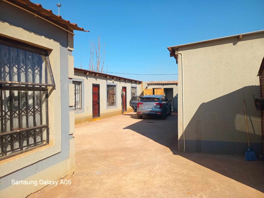 7 Bedroom Property for Sale in Soshanguve South Ext 4 Gauteng