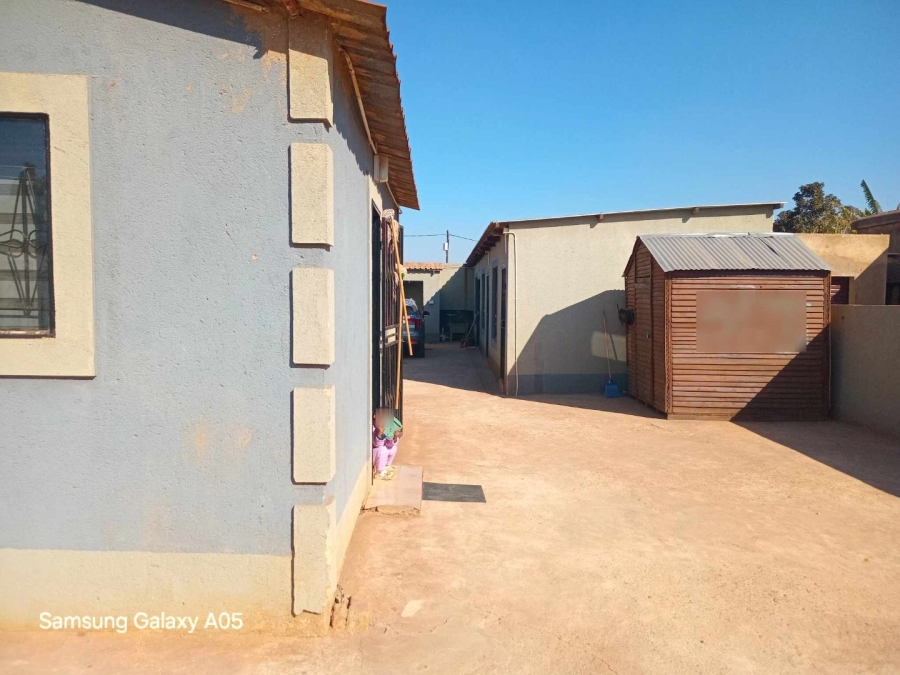 7 Bedroom Property for Sale in Soshanguve South Ext 4 Gauteng