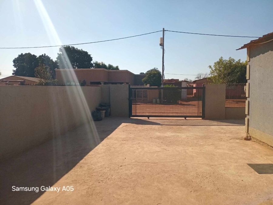 7 Bedroom Property for Sale in Soshanguve South Ext 4 Gauteng