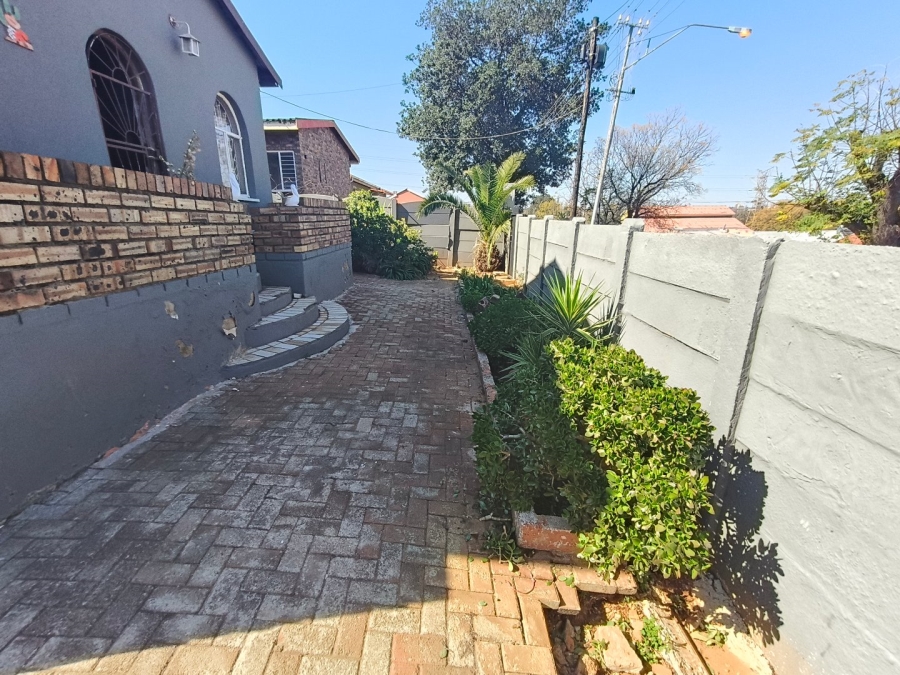 3 Bedroom Property for Sale in Bosmont Gauteng