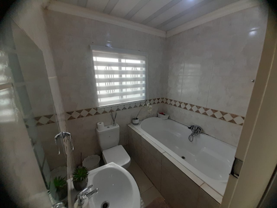 3 Bedroom Property for Sale in The Orchards Gauteng