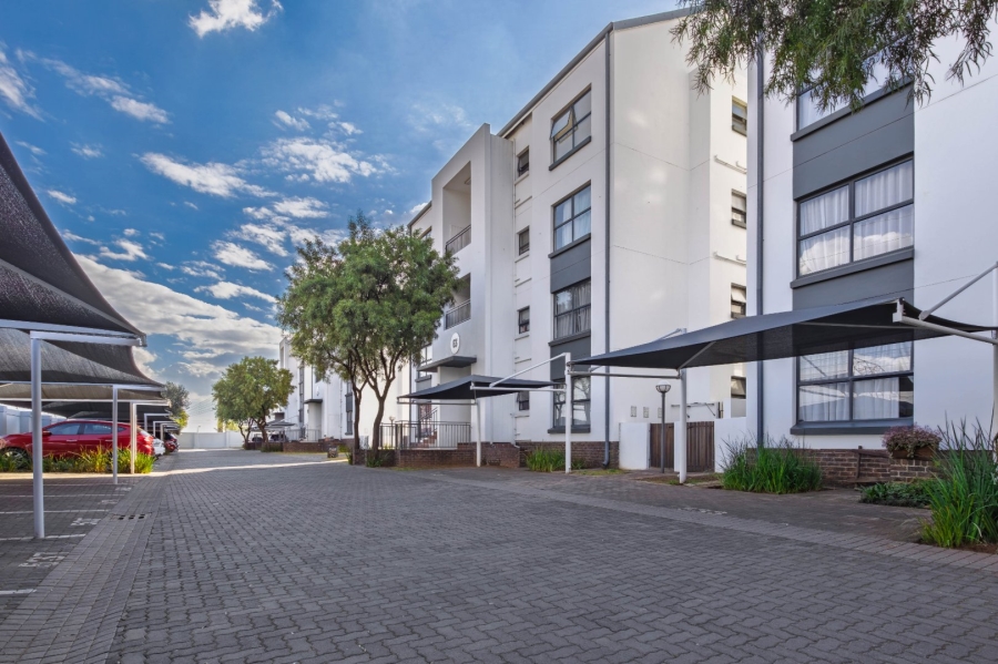 2 Bedroom Property for Sale in Greenstone Hill Gauteng