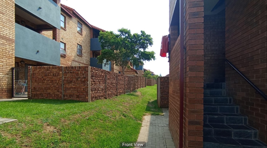 2 Bedroom Property for Sale in Erand Gardens Gauteng