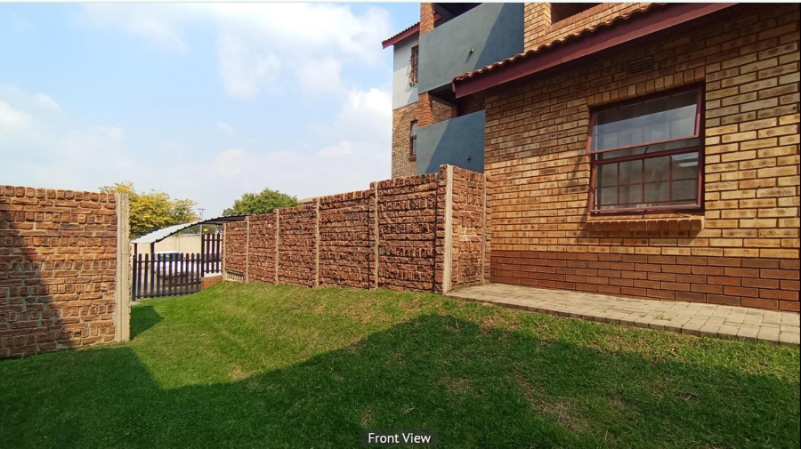 2 Bedroom Property for Sale in Erand Gardens Gauteng
