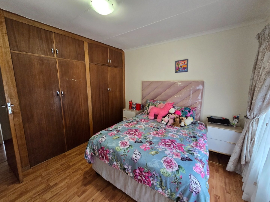 5 Bedroom Property for Sale in Karenpark Gauteng