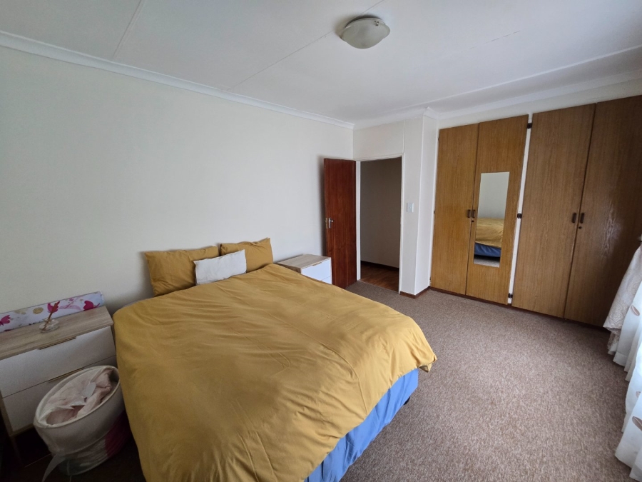 5 Bedroom Property for Sale in Karenpark Gauteng