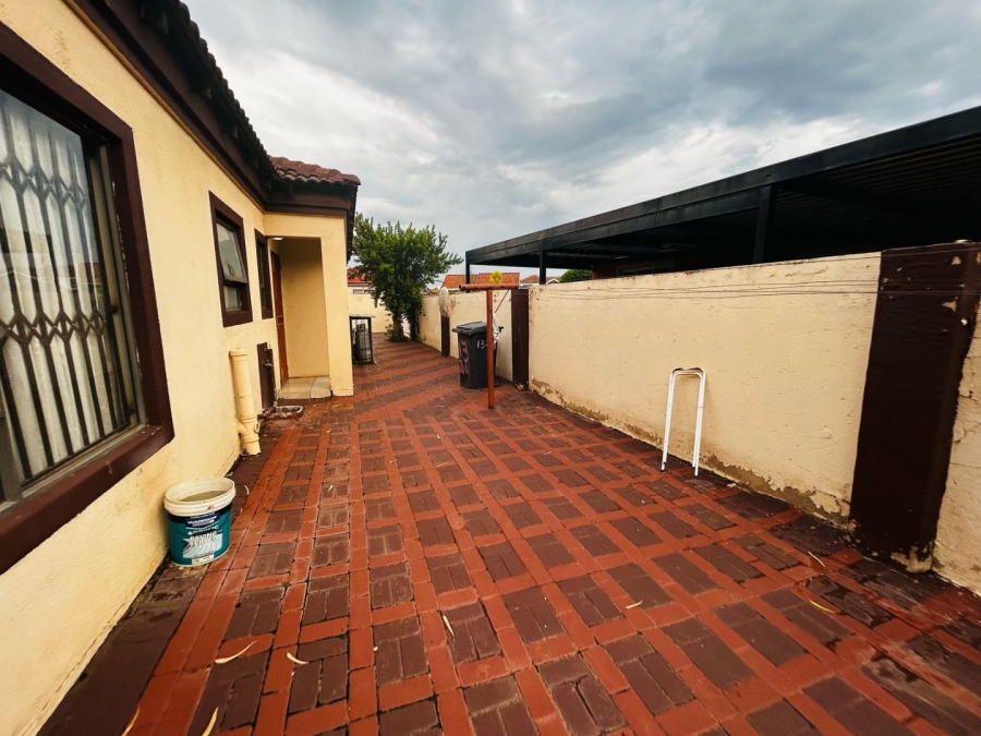 3 Bedroom Property for Sale in Nkwe Estate Gauteng