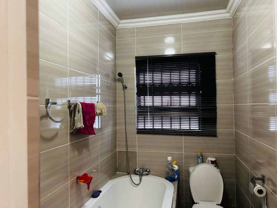 3 Bedroom Property for Sale in Nkwe Estate Gauteng