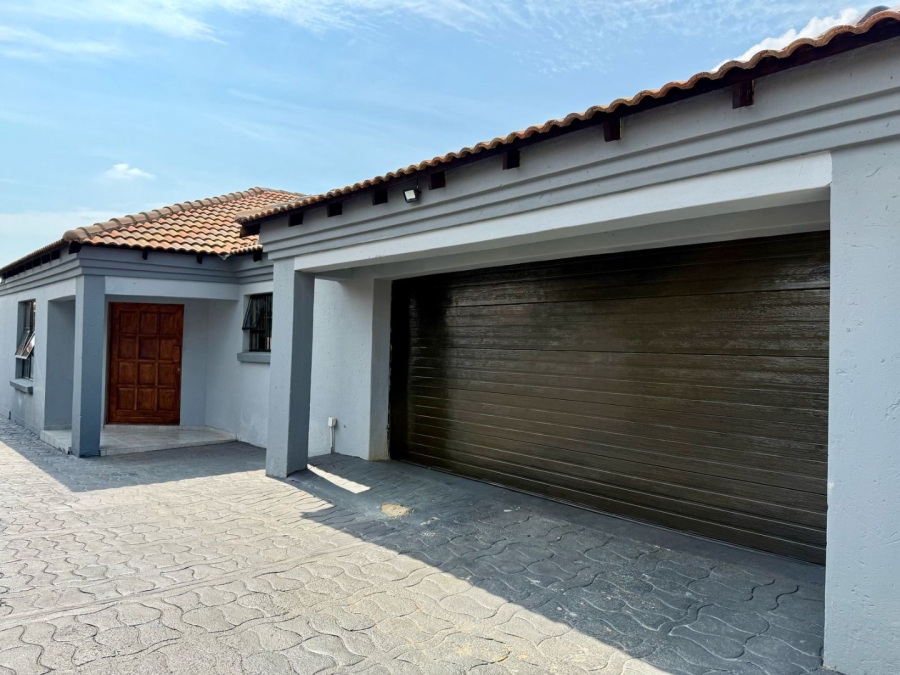 5 Bedroom Property for Sale in Chantelle Gauteng