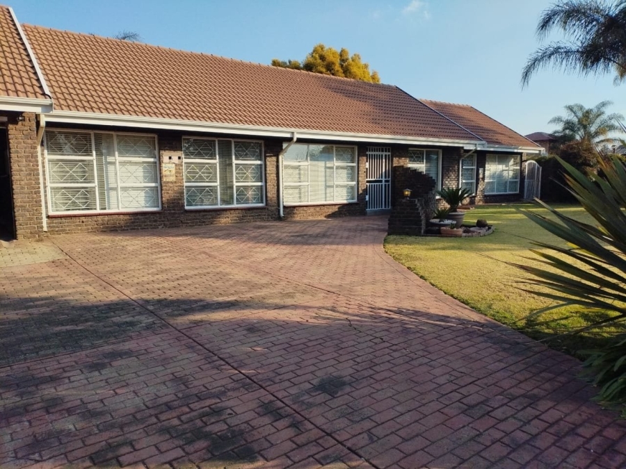 3 Bedroom Property for Sale in Daggafontein Gauteng