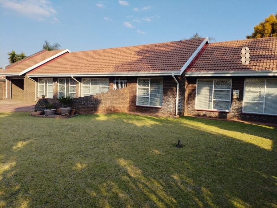 3 Bedroom Property for Sale in Daggafontein Gauteng