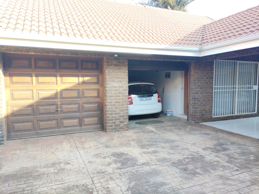 3 Bedroom Property for Sale in Daggafontein Gauteng