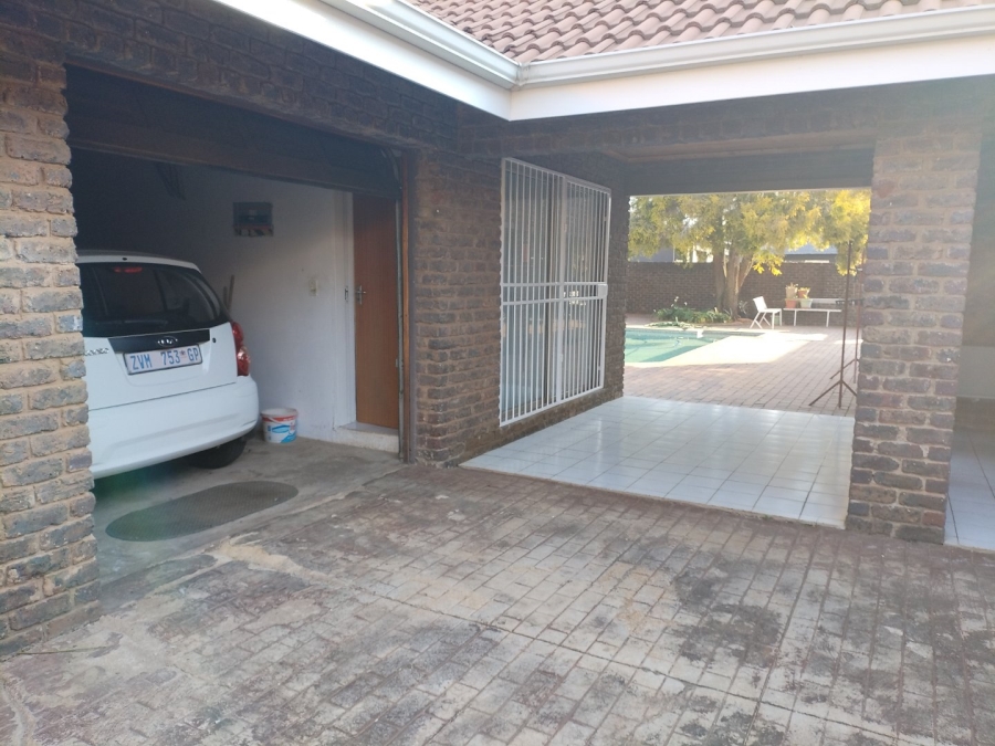 3 Bedroom Property for Sale in Daggafontein Gauteng